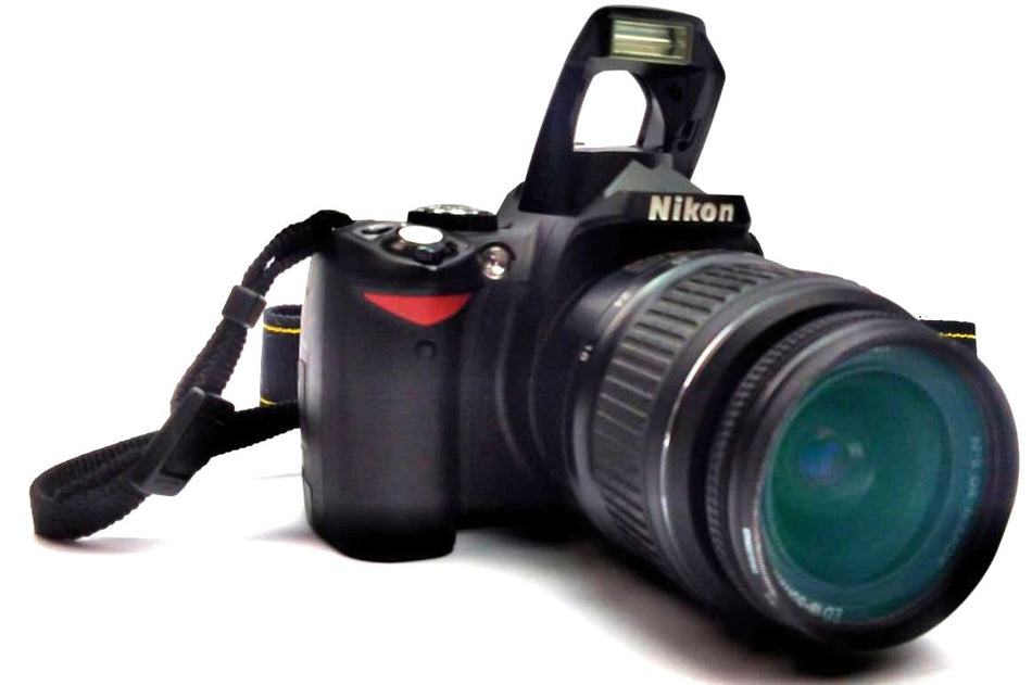 Nikon D40 Digital Camera NKR-D40(B) + AF-S DX Nikkor ED 18-55mm f/3.5-5.6 G ?